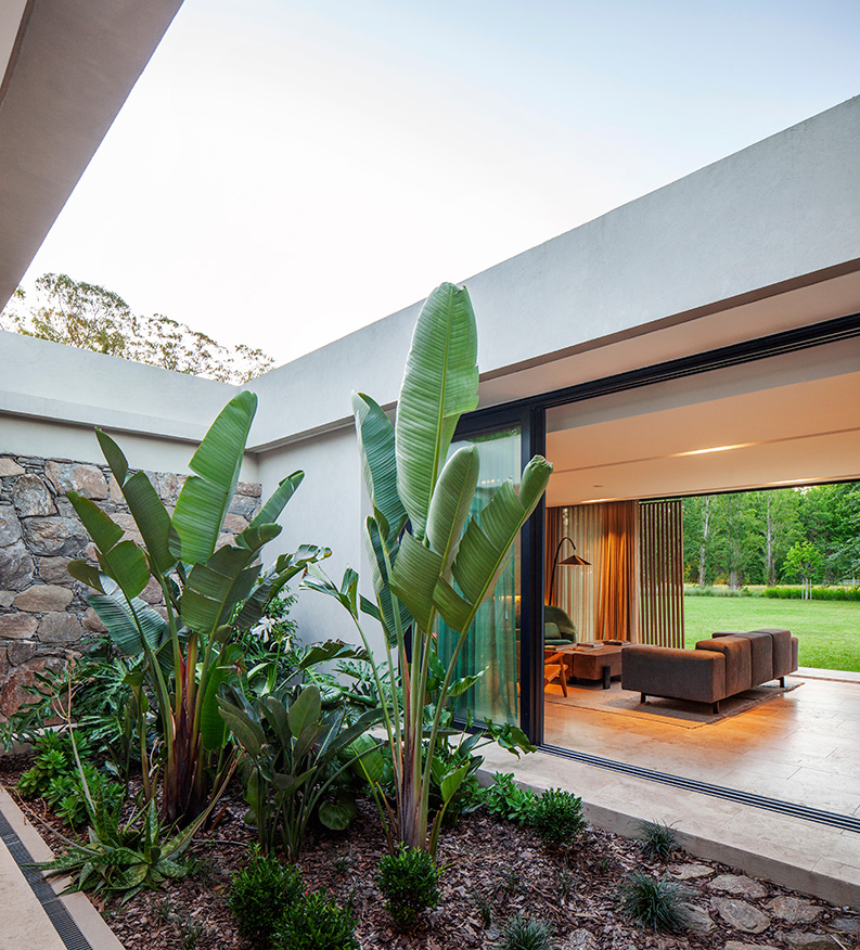 Casa Justa by Leone Loray