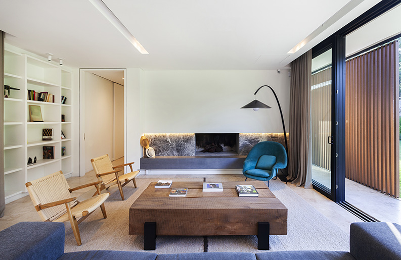 Casa Justa by Leone Loray