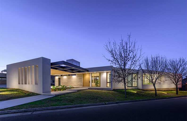 Casa LC by MZ Arquitectos