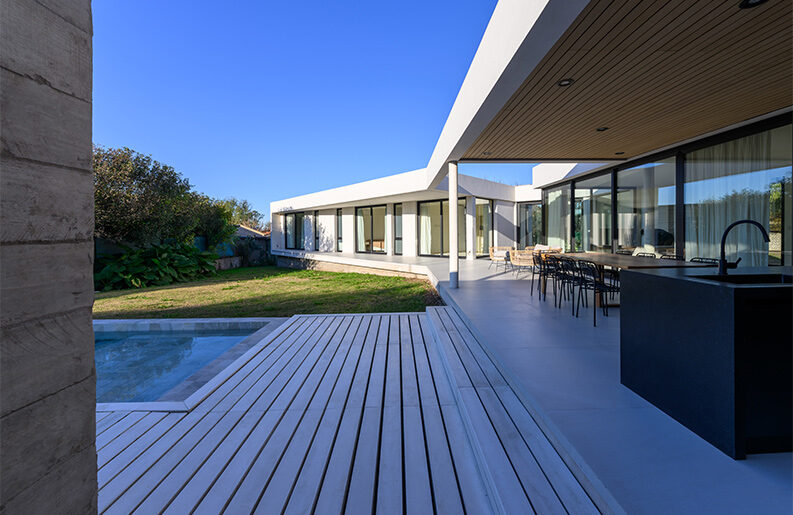 Casa LC by MZ Arquitectos