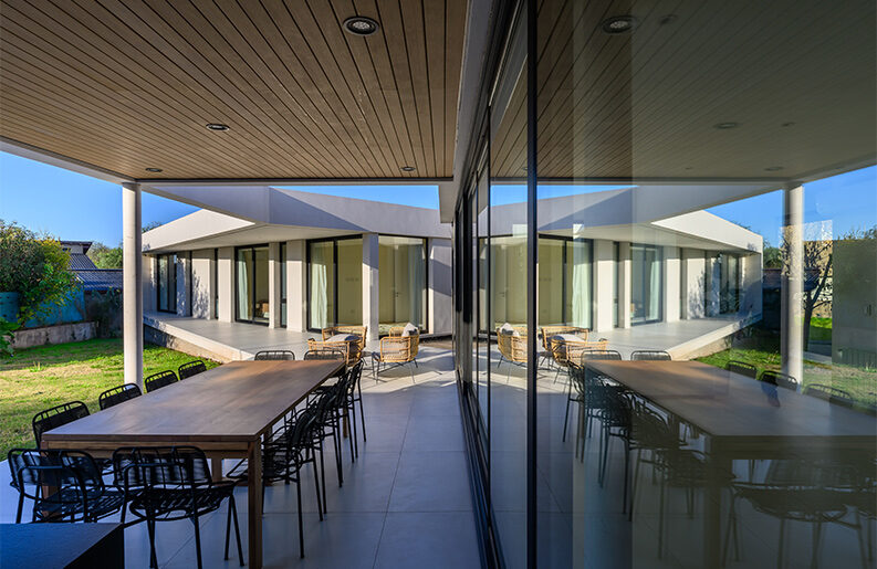 Casa LC by MZ Arquitectos