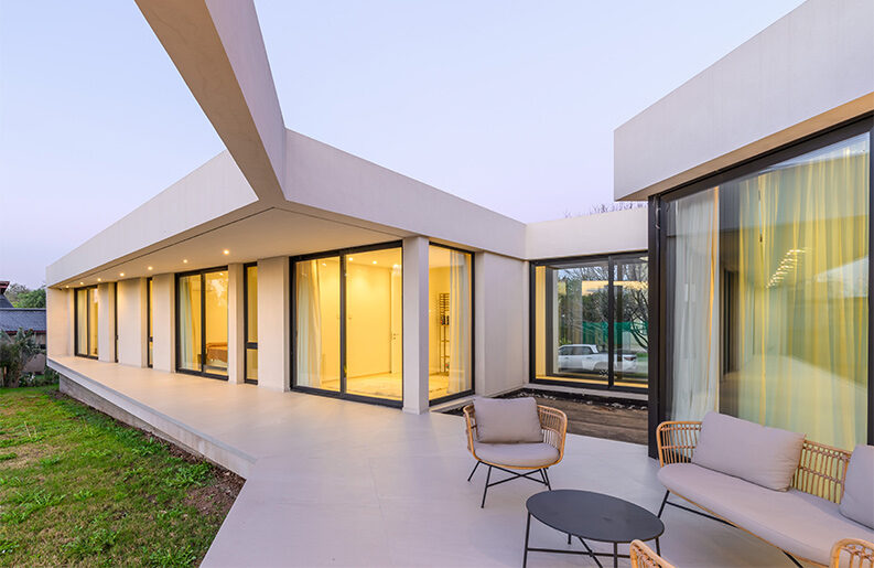 Casa LC by MZ Arquitectos