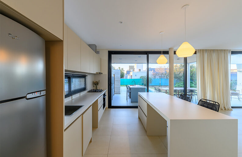 Casa LC by MZ Arquitectos