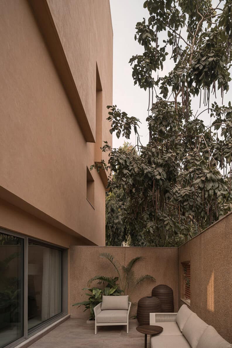 Casa LJ by IKSOI, Studio Saransh