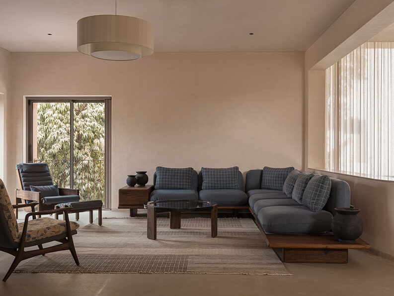 Casa LJ by IKSOI, Studio Saransh
