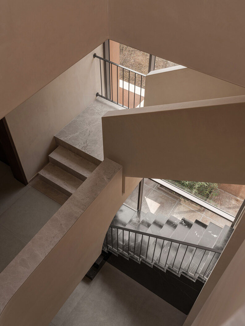 Casa LJ by IKSOI, Studio Saransh