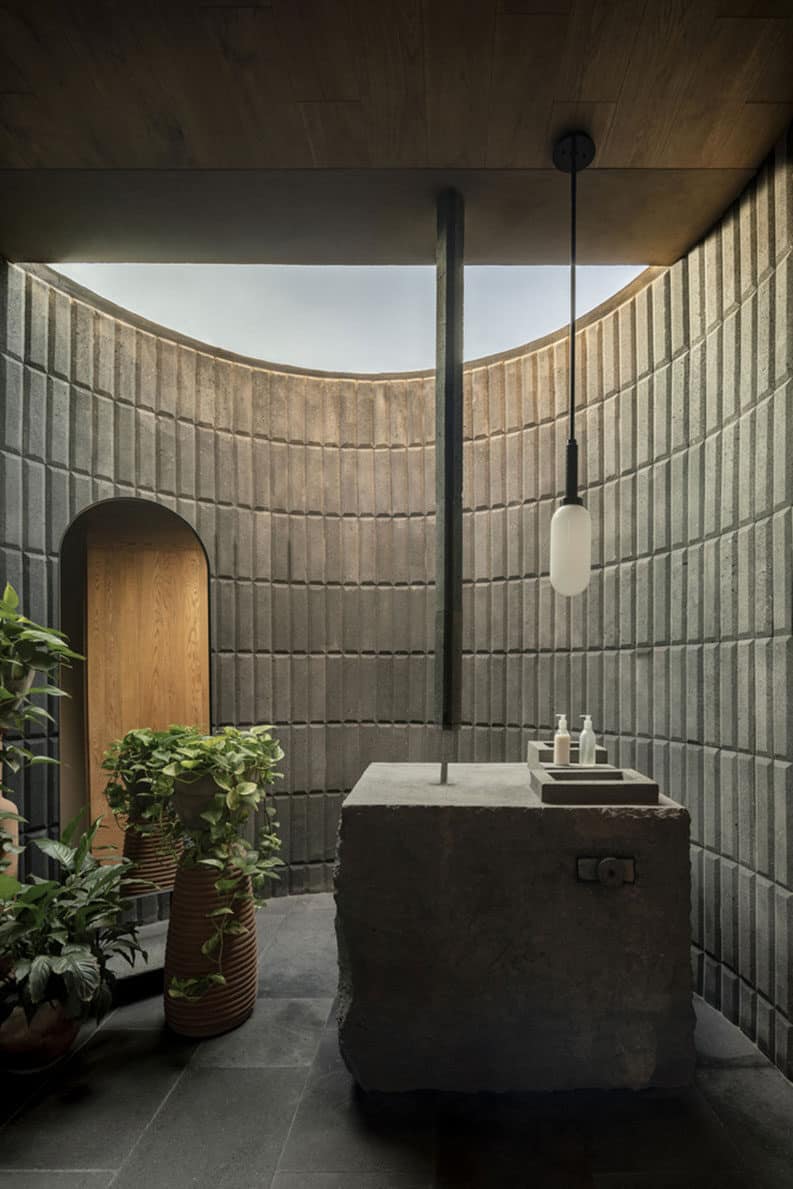 Casa La Loma by Tres Puntos Arquitectura 