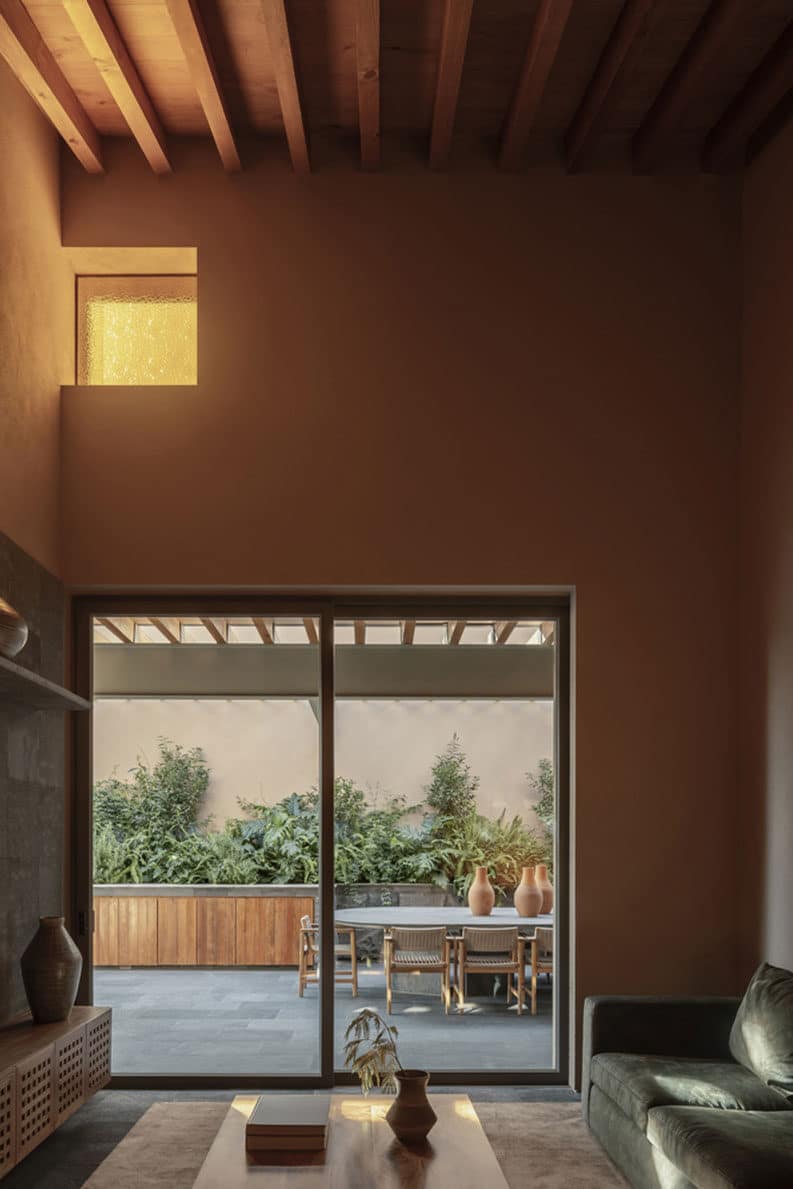 Casa La Loma by Tres Puntos Arquitectura