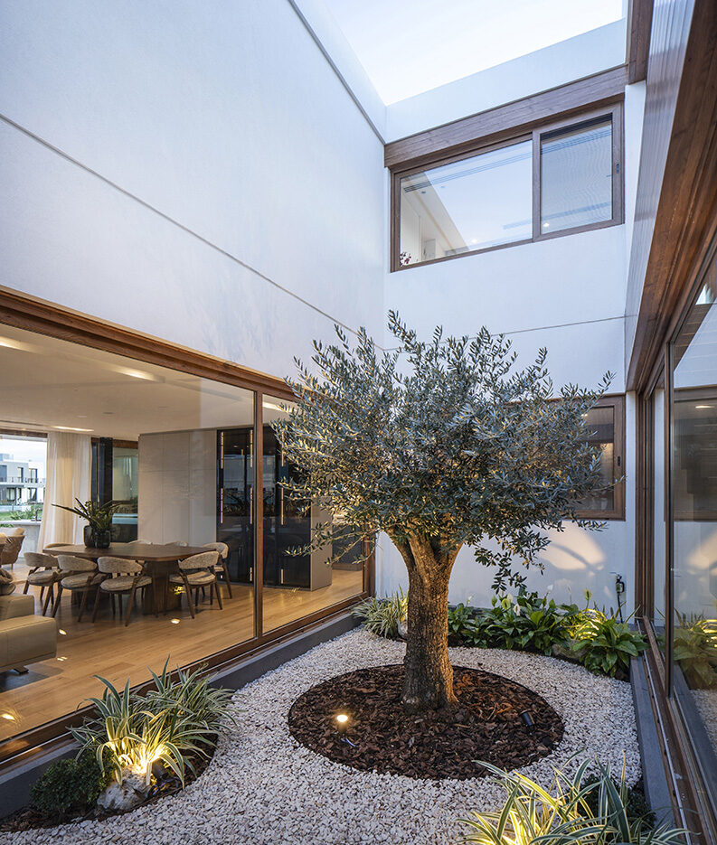 Casa La Perfumada by Leone Loray