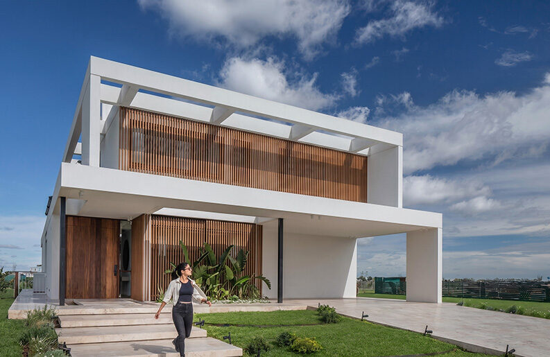 Casa La Perfumada by Leone Loray
