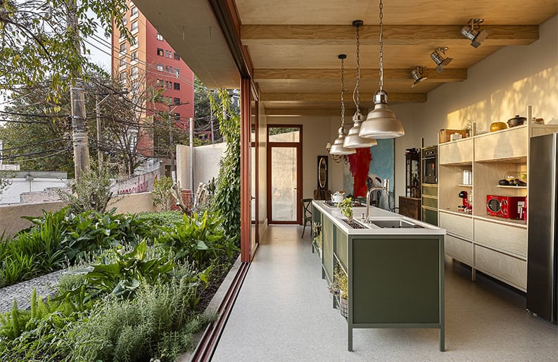 Casa Lechuza. Una propiedad que convive directamente con el exterior