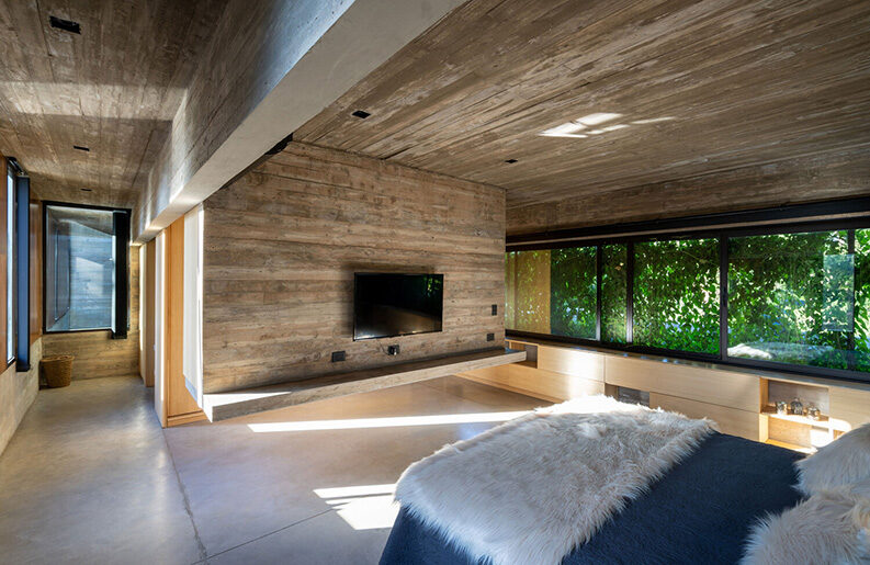 Casa Leloir by Besonias Almeida Arquitectos