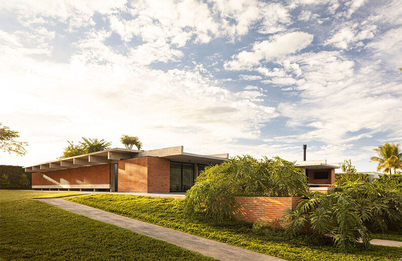 Casa Lima by BLOCO Arquitetos