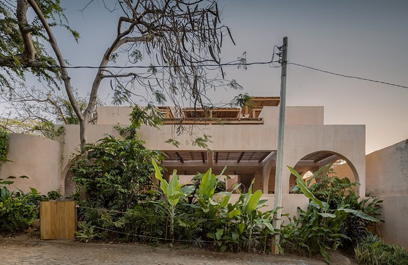 Casa Liquen by Fino Lozano, Pragma Estudio