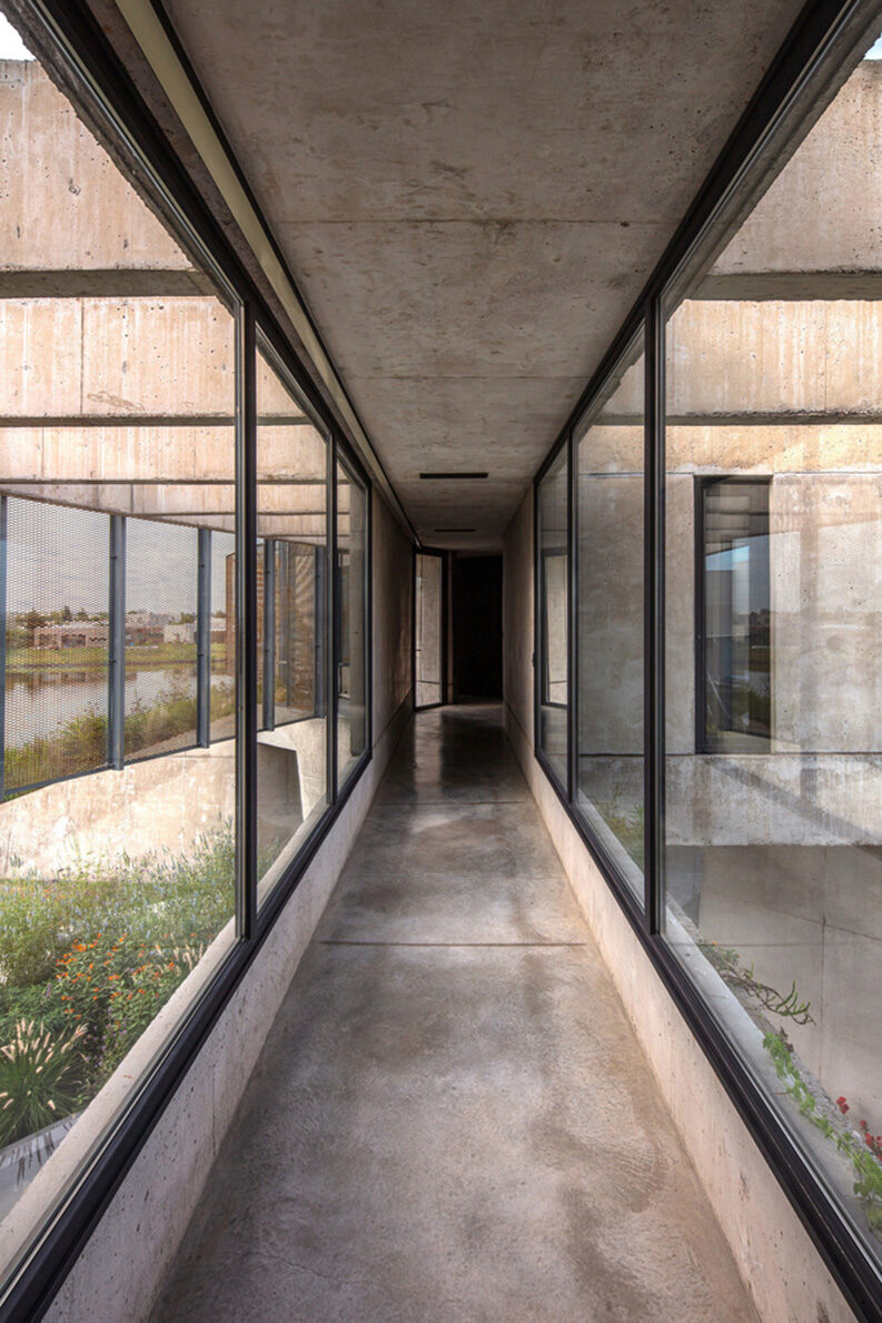 Casa Lomadas by Grizzo Studio