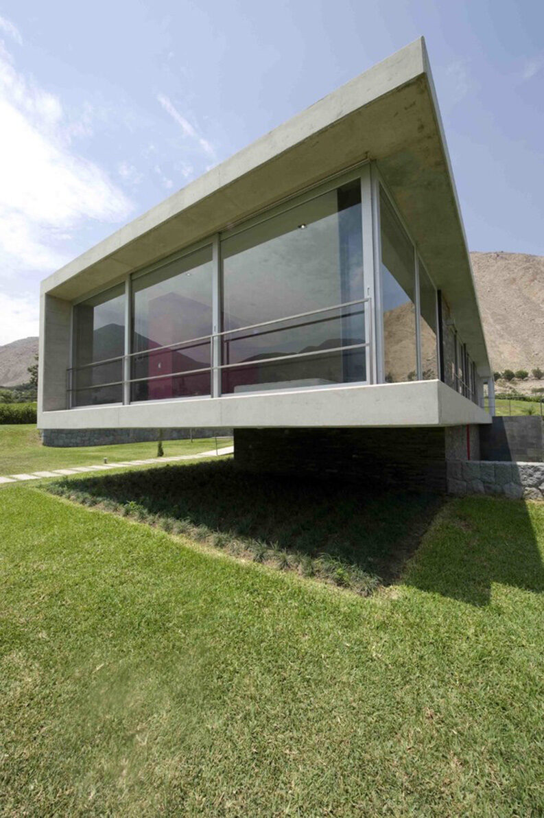 Casa Los Andes by Juan Carlos Doblado