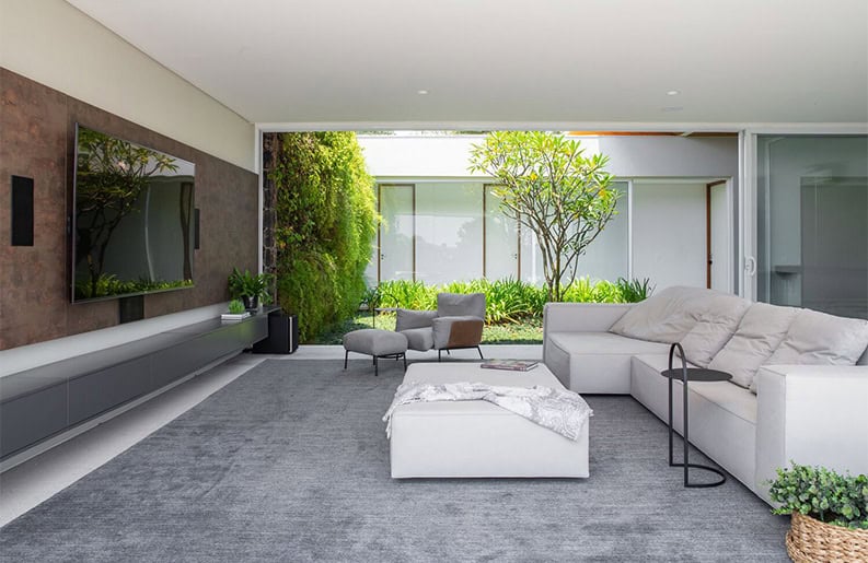 Casa MEG Baroneza. Una propiedad que conecta el interior con el exterior