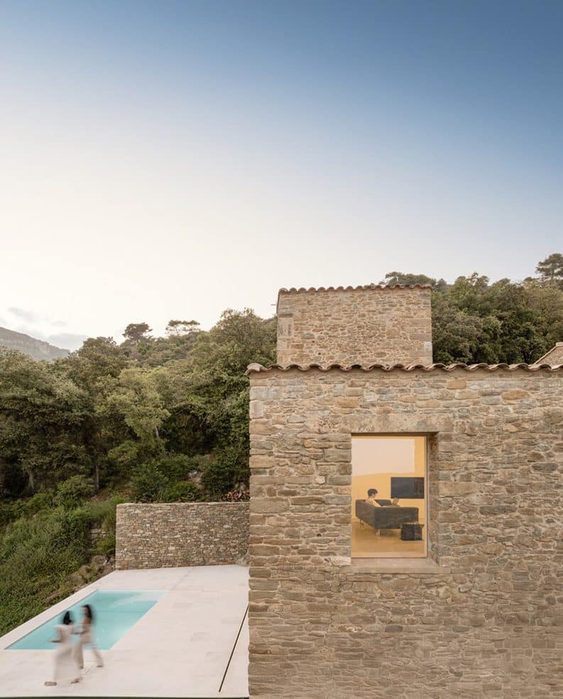 Casa Mas Cadalt by Fran Silvestre Arquitectos