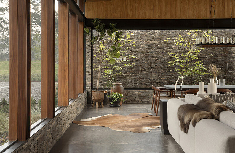 Casa Milagro by RAVSTUDIO