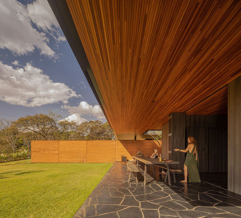 Casa Muxarabi by mf+arquitetos
