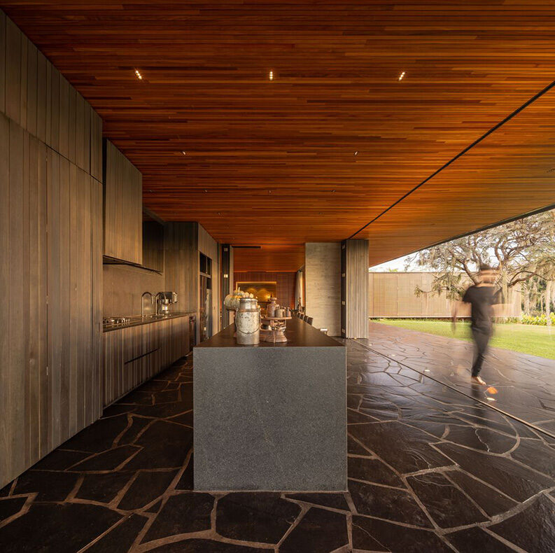 Casa Muxarabi by mf+arquitetos