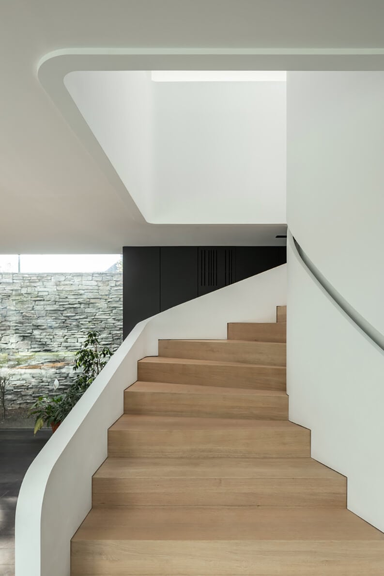 Casa Nathos, Edouard Brunet, François Martens, Maxime Vermeulen