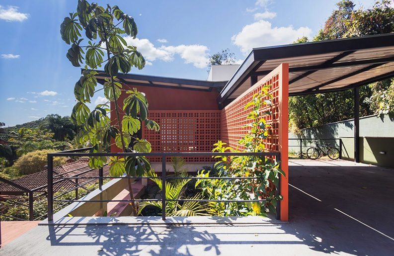 Casa Oro Viejo by Mutabile Arquitetura