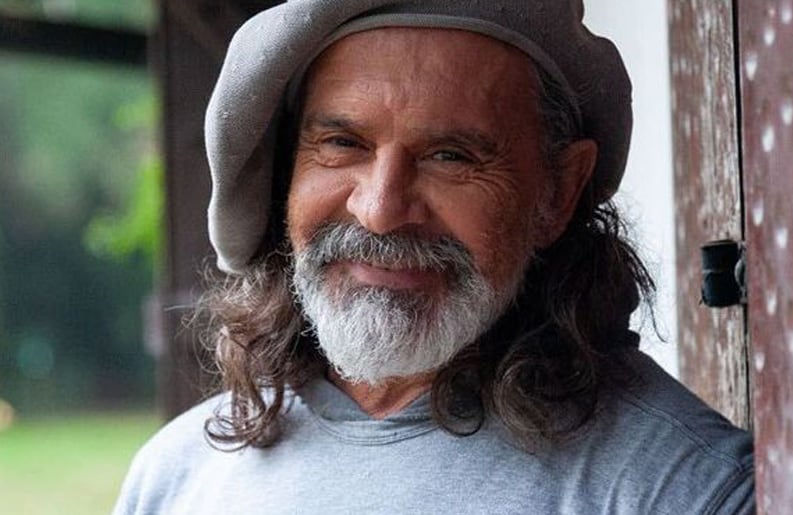 El refugio colonial de Osvaldo Laport en Pacheco, Donde vive Osvaldo Laport