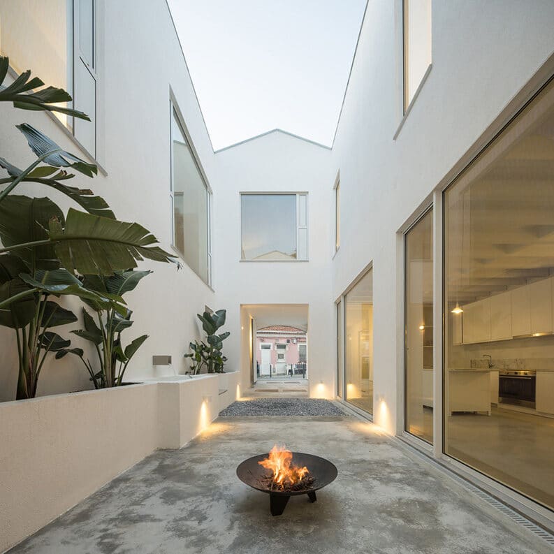 Casa Particular Dois by José Adrião Arquitetos