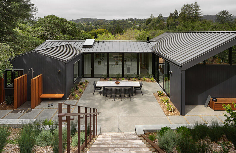 Casa Patio by Hennessey Architecture