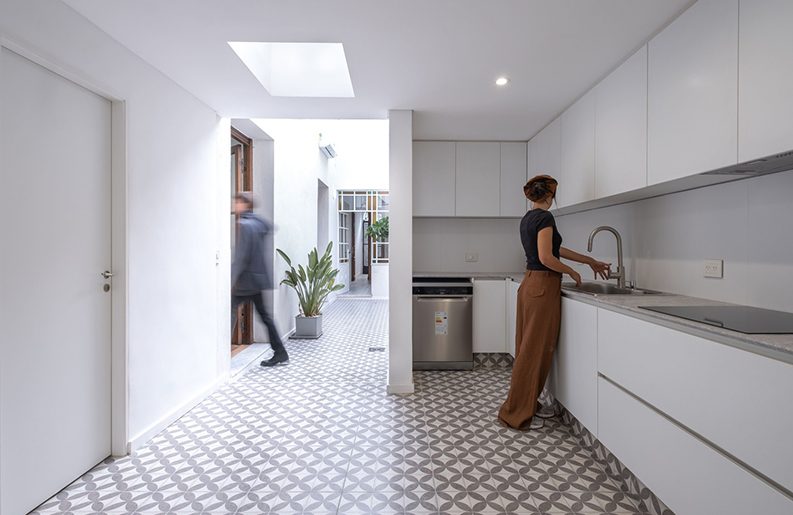 Casa Patio by Herrera Ungaro Arquitectos
