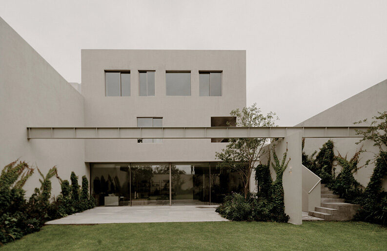 Casa Plan de Barrancas by PPAA