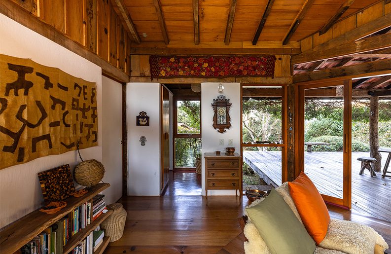 Casa Ponta Fina by Gil Mello Arquitetura