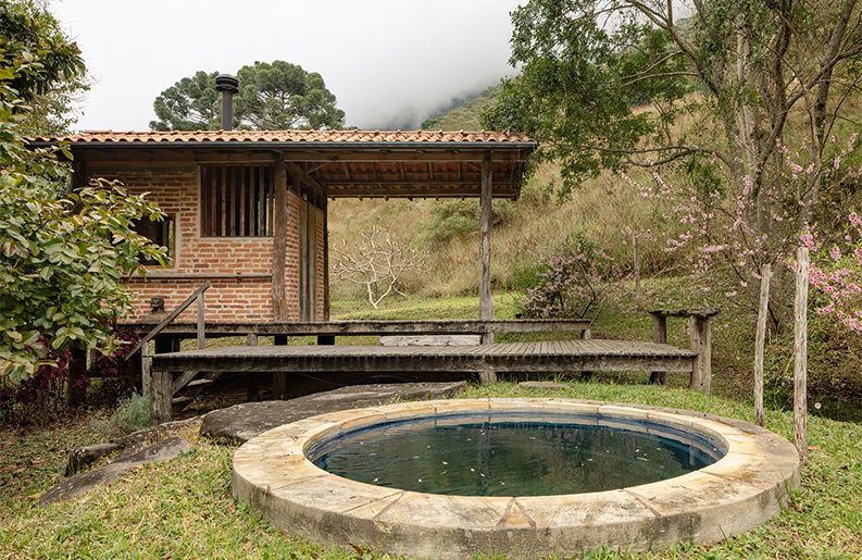 Casa Ponta Fina by Gil Mello Arquitetura