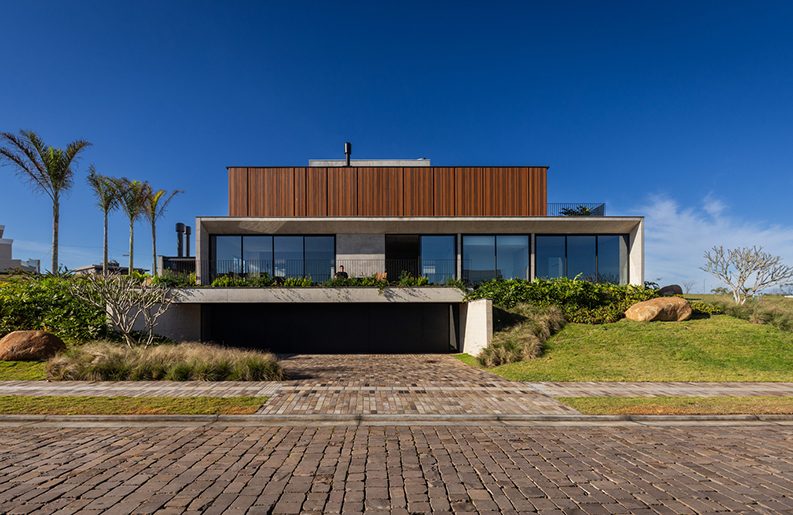 Casa RJ by Oficina Conceito Arquitetura