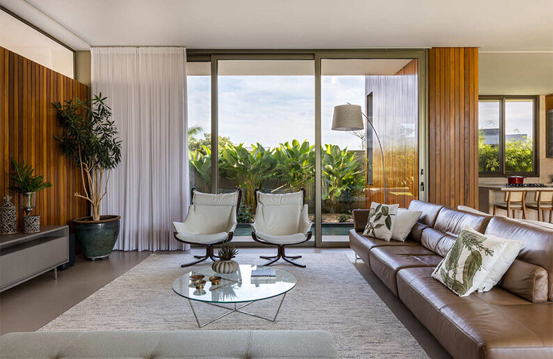 Casa Refugio by Elisa Porto Arquitetura