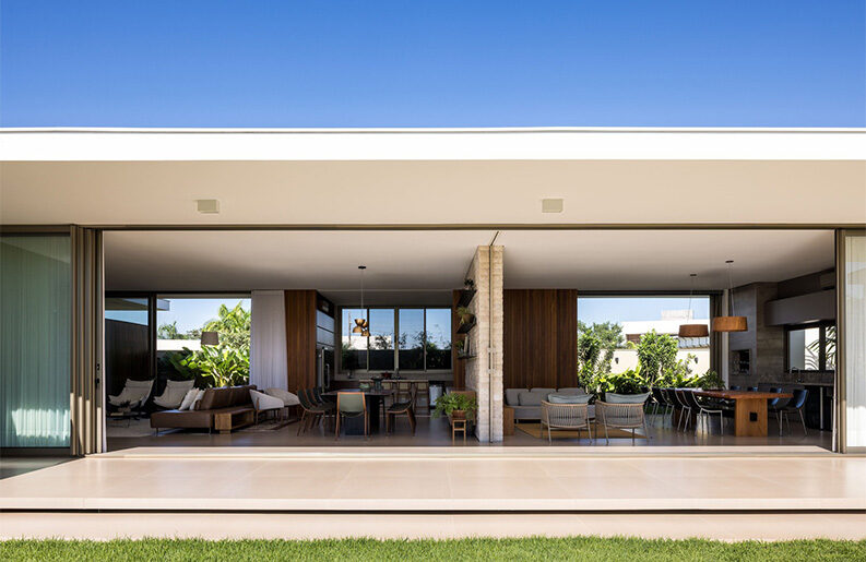 Casa Refugio by Elisa Porto Arquitetura