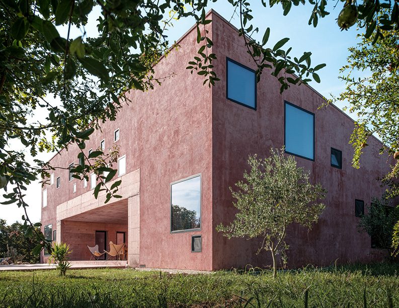 Casa Roja by Pacarizi Studio