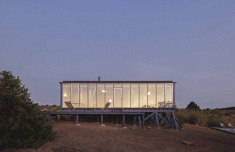 Casa SI by Iragüen Viñuela Arquitectos
