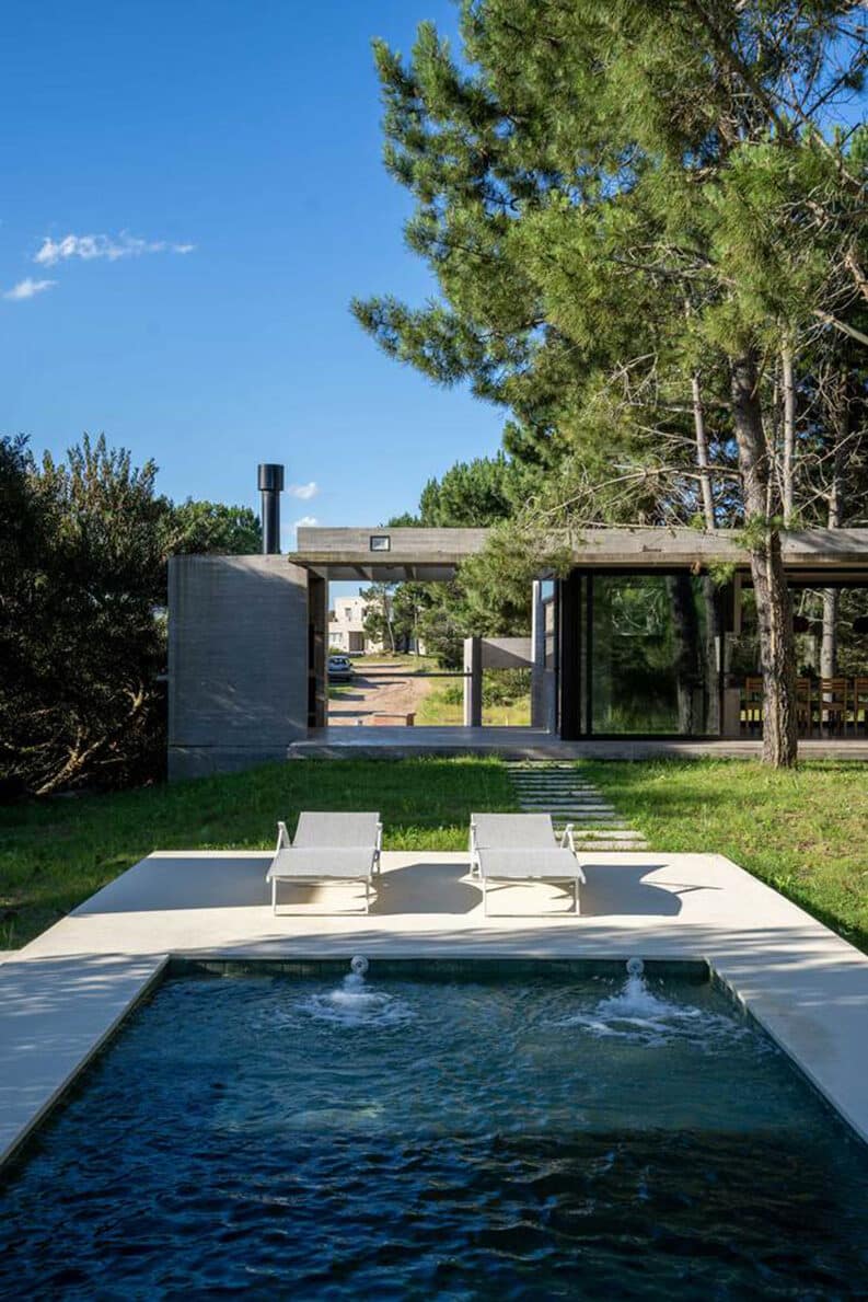 Casa Senderos by Besonias Almeida Arquitectos