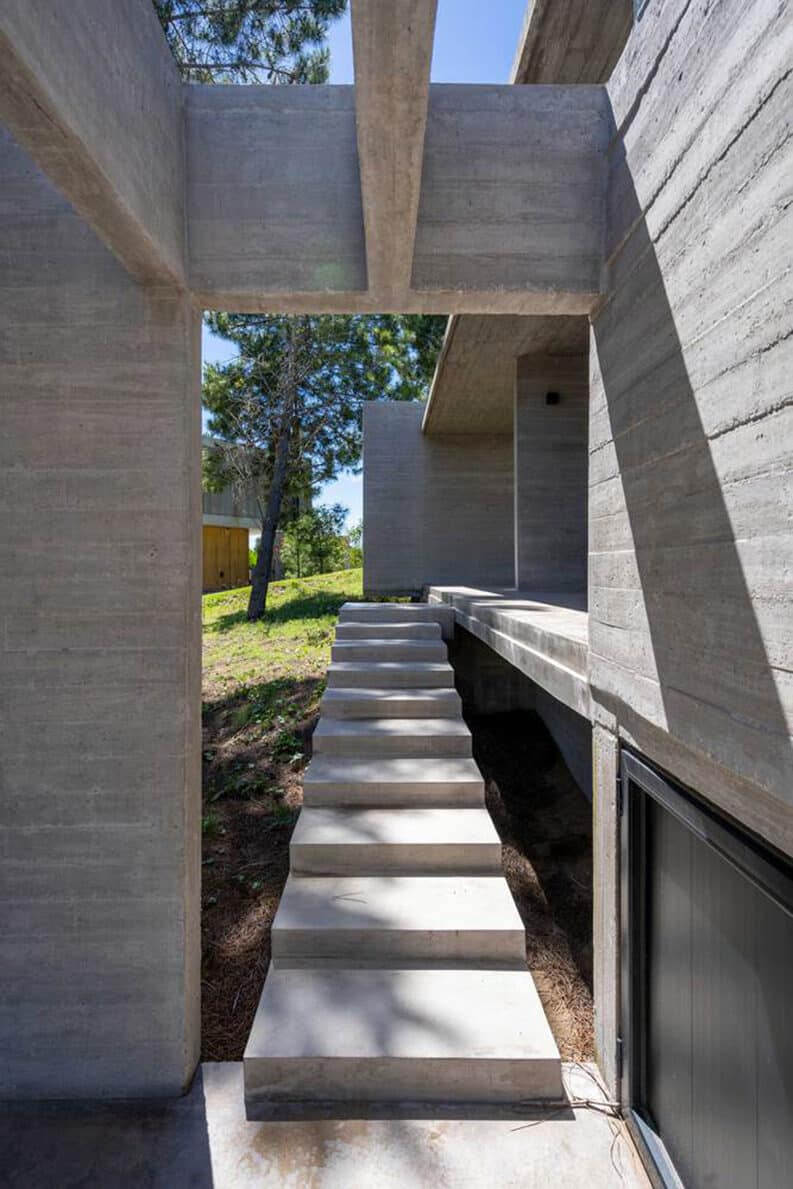 Casa Senderos by Besonias Almeida Arquitectos