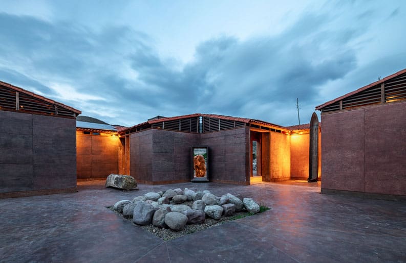 Casa Silencio