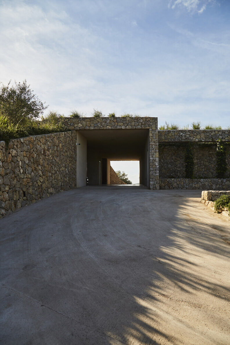 Casa Son Llodrà by Bastidas Architecture