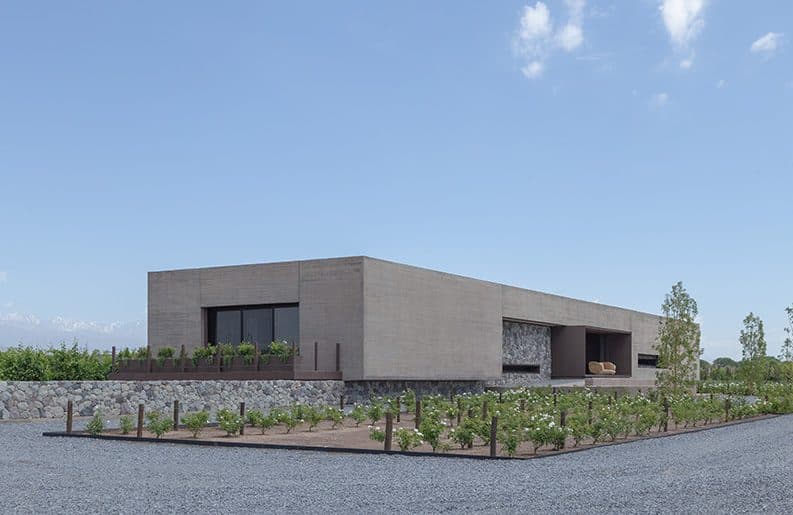 Casa Strazik by González Olsina & Vega Arquitectos