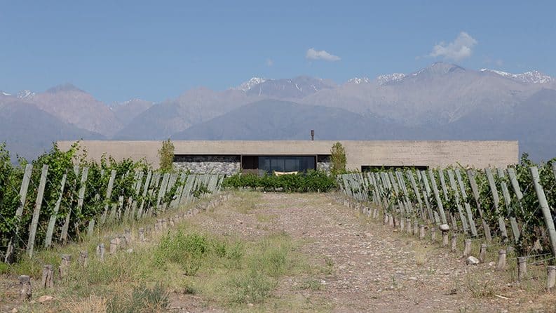 Casa Strazik by González Olsina & Vega Arquitectos