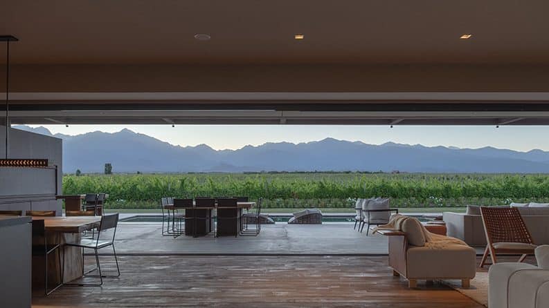 Casa Strazik by González Olsina & Vega Arquitectos