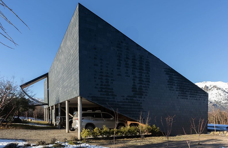 Casa UAN by Alric Galindez Arquitectos