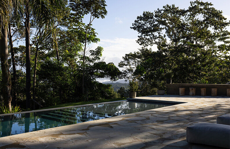 Casa VO by Desangles Abreu Arquitectos & Arkina