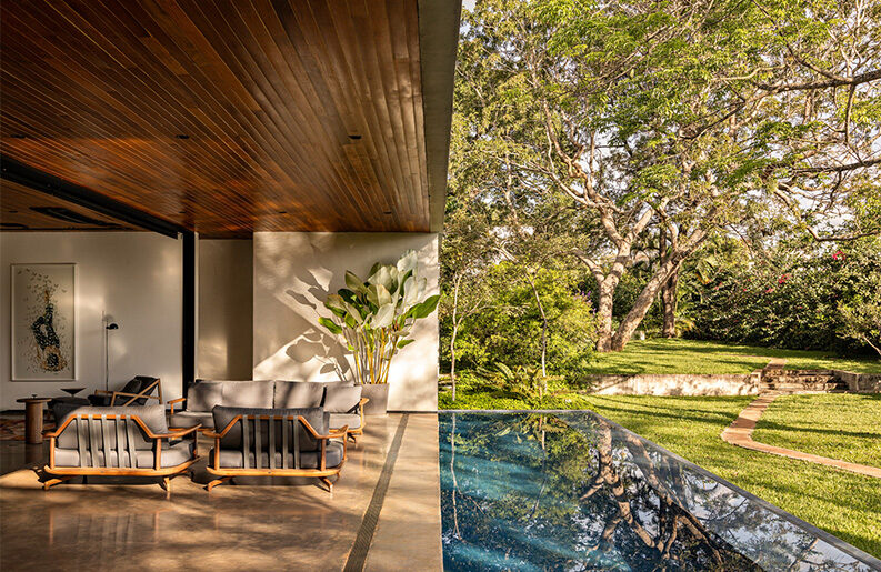 Casa Varanda by Esquadra Arquitetos