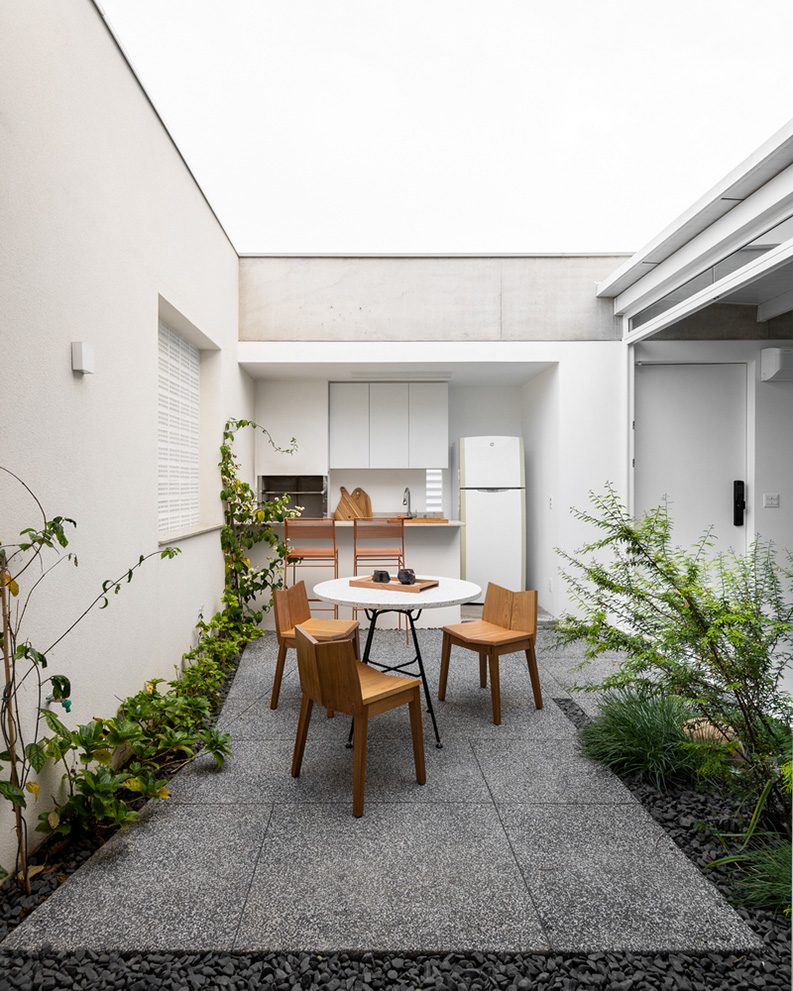 Casa Yano by Peninsula Arquitetura, Sanpo Arquitetura